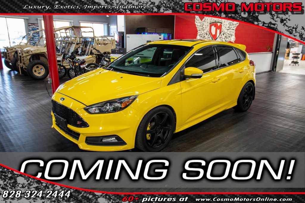 2017 Ford Focus ST Hatch - 22974400 | Video 1