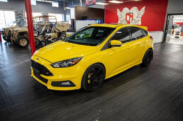 2017 Ford Focus ST Hatch - 22974400 - 1