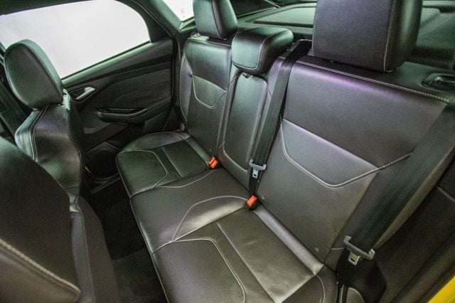 2017 Ford Focus ST Hatch - 22974400 - 24