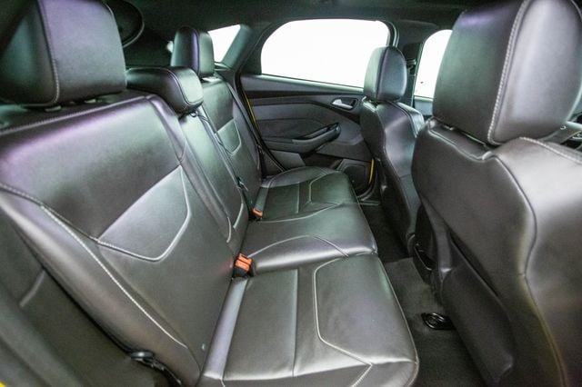 2017 Ford Focus ST Hatch - 22974400 - 25