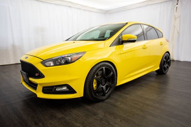 2017 Ford Focus ST Hatch - 22974400 - 28