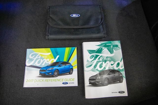 2017 Ford Focus ST Hatch - 22974400 - 40