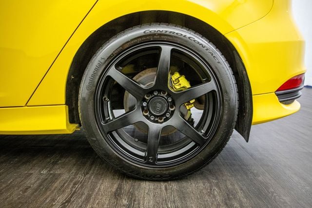 2017 Ford Focus ST Hatch - 22974400 - 44