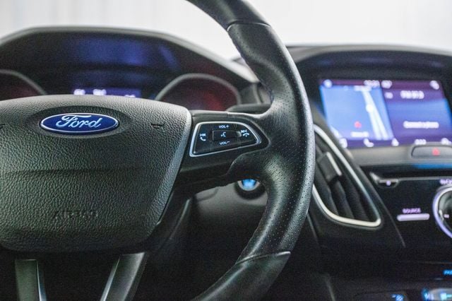 2017 Ford Focus ST Hatch - 22974400 - 49