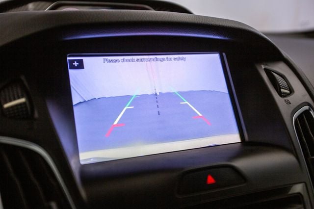 2017 Ford Focus ST Hatch - 22974400 - 52