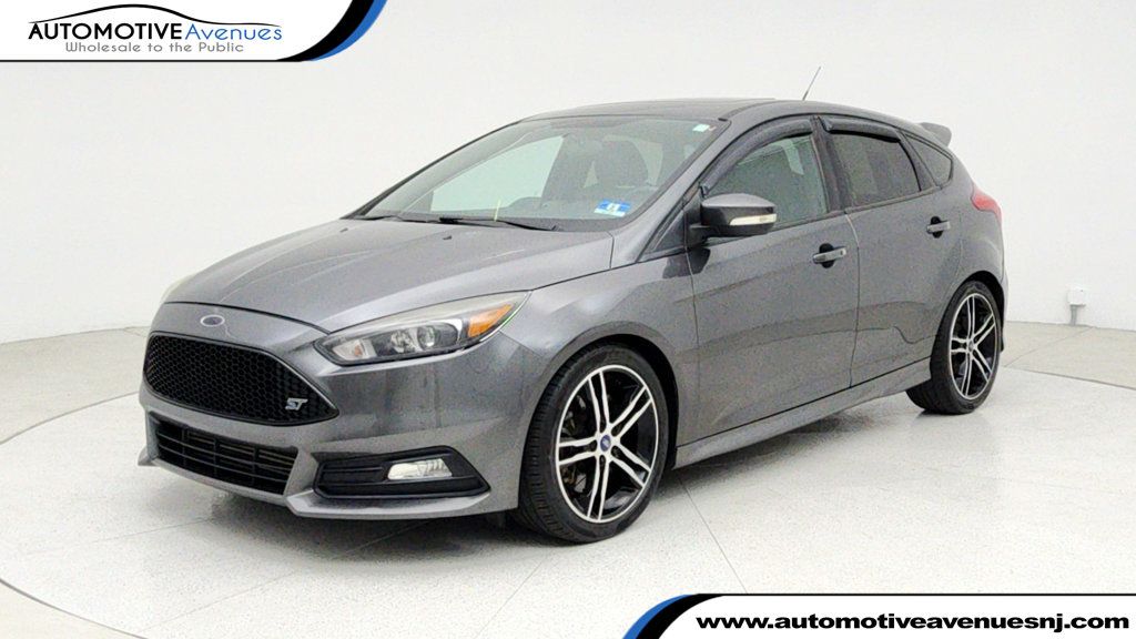 2017 Ford Focus ST Hatch - 22942627 | Video 1