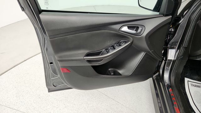 2017 Ford Focus ST Hatch - 22942627 - 10