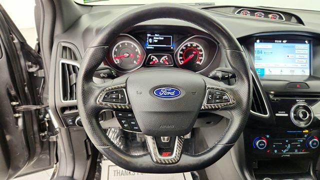 2017 Ford Focus ST Hatch - 22942627 - 13