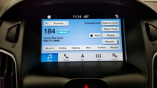 2017 Ford Focus ST Hatch - 22942627 - 18