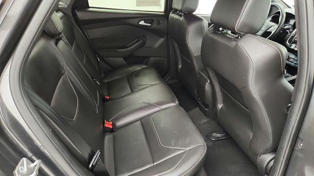 2017 Ford Focus ST Hatch - 22942627 - 25