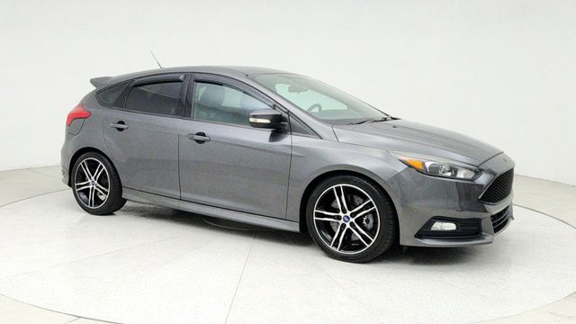 2017 Ford Focus ST Hatch - 22942627 - 2