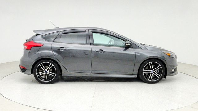 2017 Ford Focus ST Hatch - 22942627 - 3