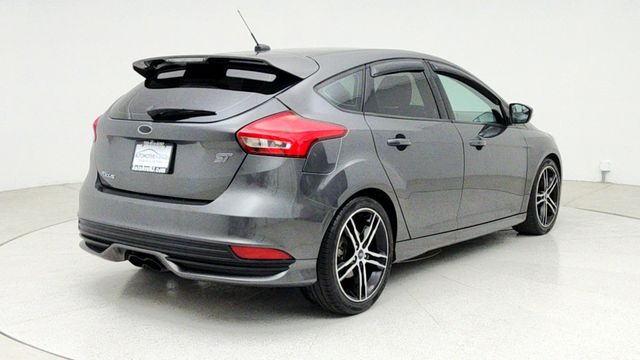 2017 Ford Focus ST Hatch - 22942627 - 4