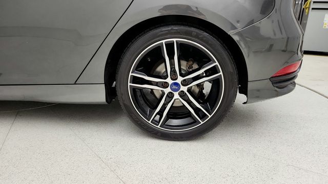 2017 Ford Focus ST Hatch - 22942627 - 8