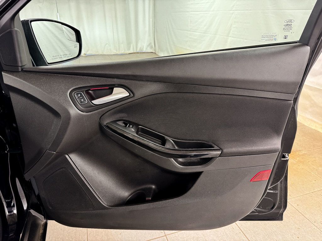 2017 Ford Focus TITANIUM - 22857041 - 17