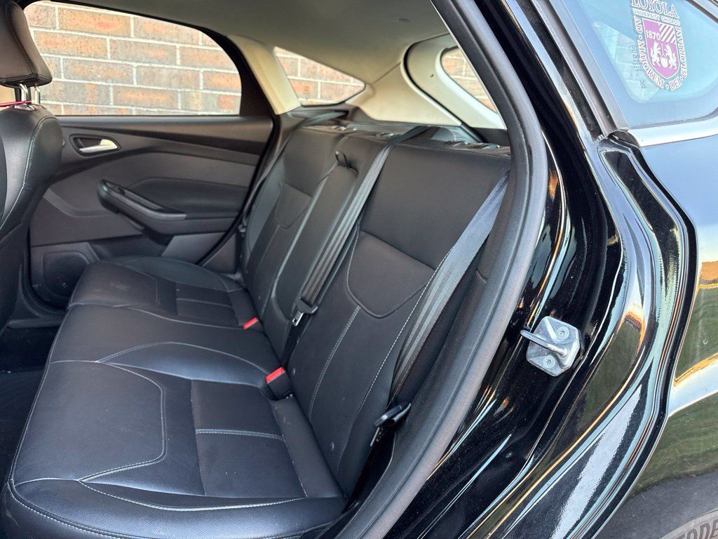 2017 Ford Focus Titanium Hatch - 23098762 - 10