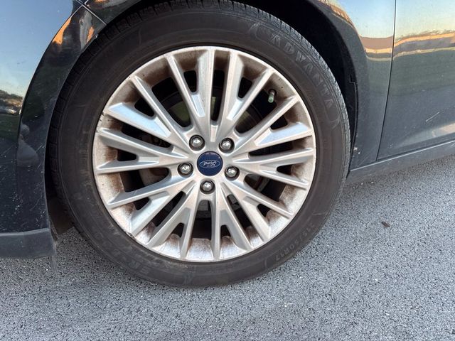 2017 Ford Focus Titanium Hatch - 23098762 - 1