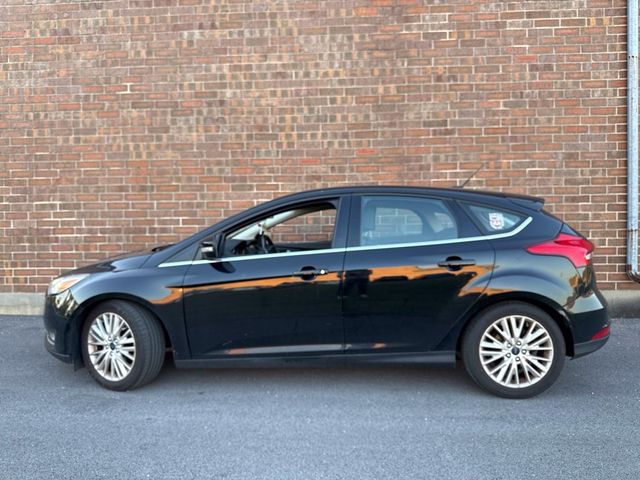 2017 Ford Focus Titanium Hatch - 23098762 - 3