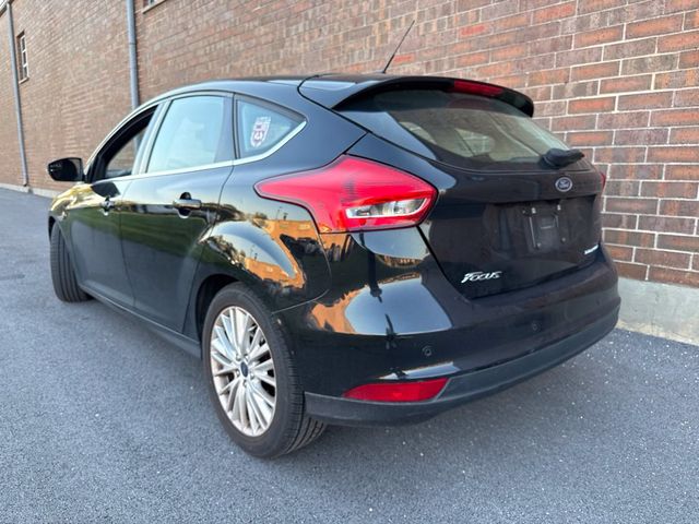 2017 Ford Focus Titanium Hatch - 23098762 - 4