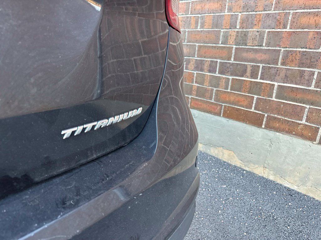 2017 Ford Focus Titanium Hatch - 23098762 - 7