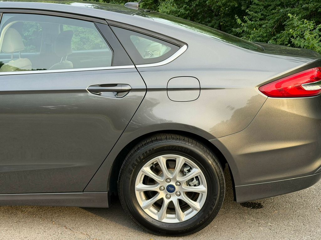 2017 Ford Fusion Fusion S FWD, Magnetic Metallic Exterior, Bluetooth Audio - 23028188 - 4