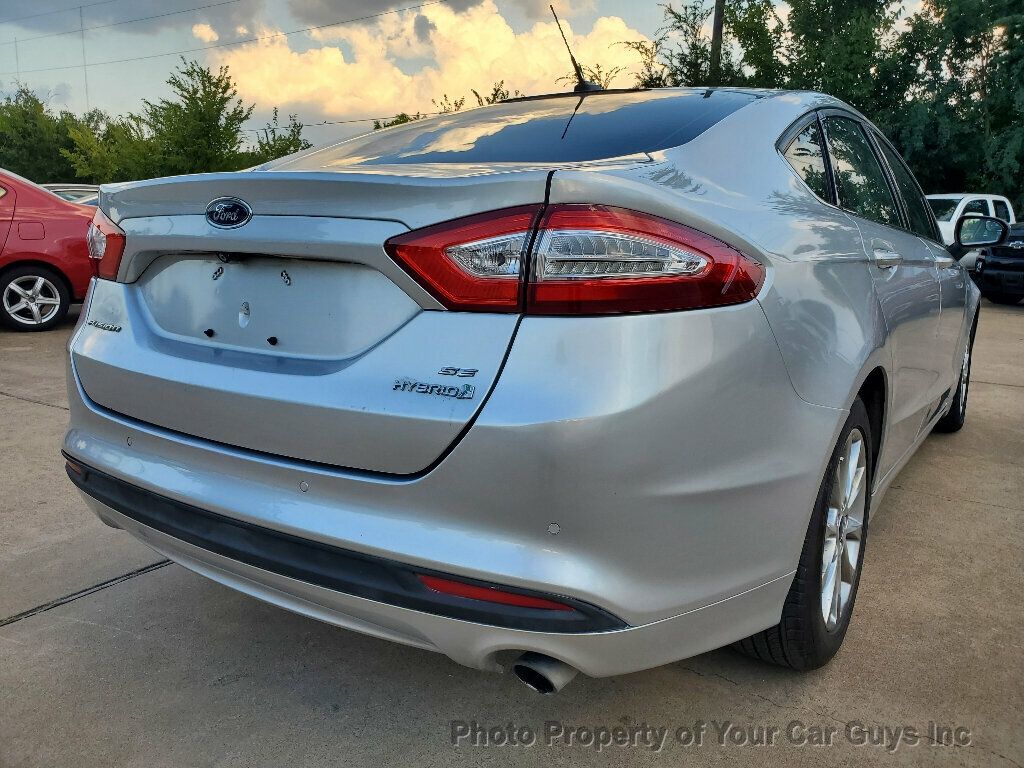 2017 Ford Fusion SE Hybrid photo 9