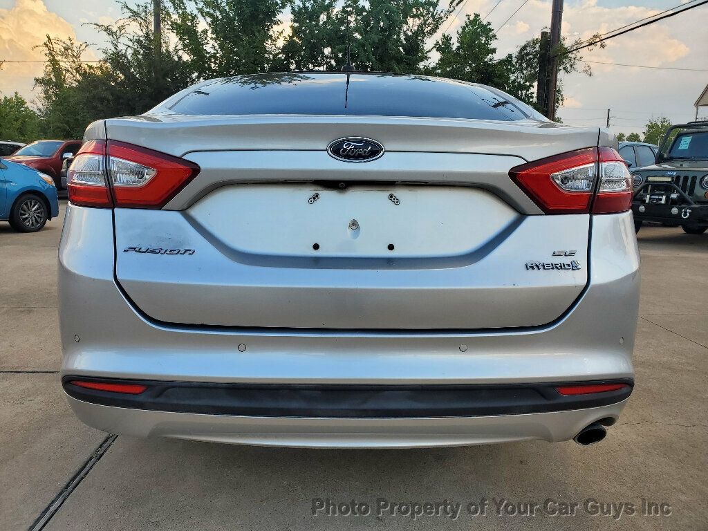 2017 Ford Fusion SE Hybrid photo 11
