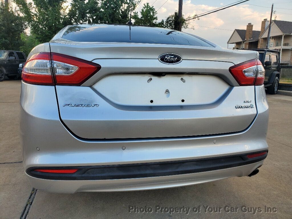 2017 Ford Fusion SE Hybrid photo 12