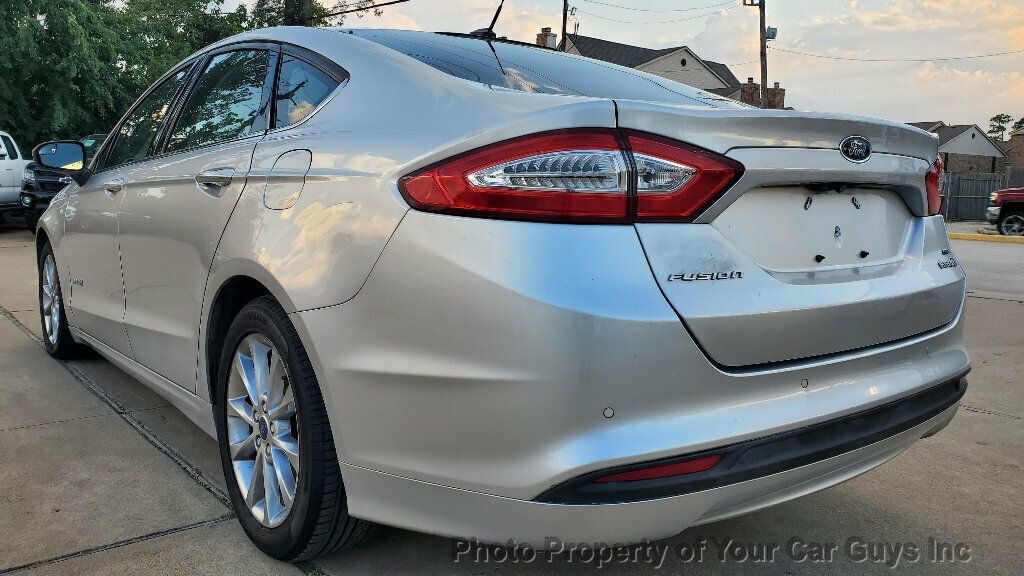 2017 Ford Fusion SE Hybrid photo 14