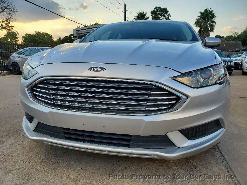 2017 Ford Fusion SE Hybrid photo 3