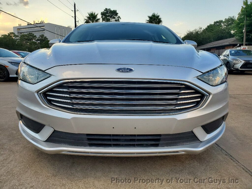 2017 Ford Fusion SE Hybrid photo 4