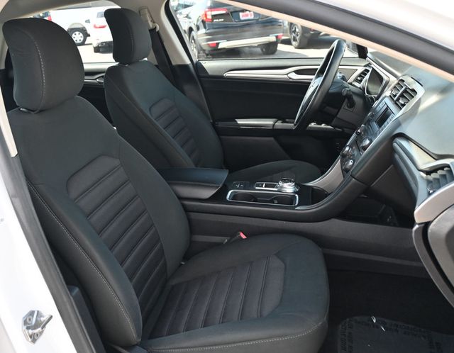 2017 Ford Fusion Hybrid SE FWD - 23025888 - 14