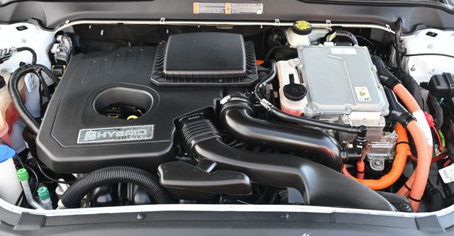 2017 Ford Fusion Hybrid SE FWD - 23025888 - 16