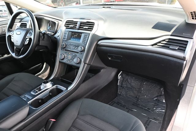 2017 Ford Fusion Hybrid SE FWD - 23025888 - 7