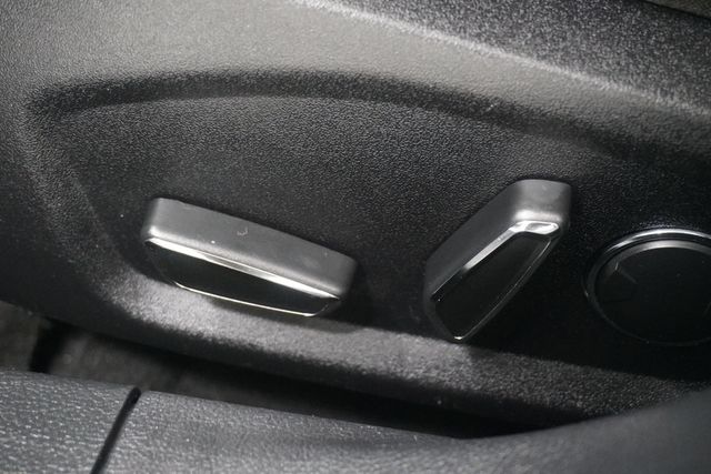 2017 Ford Fusion Hybrid SE FWD - 22978492 - 13