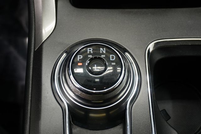 2017 Ford Fusion Hybrid SE FWD - 22978492 - 18