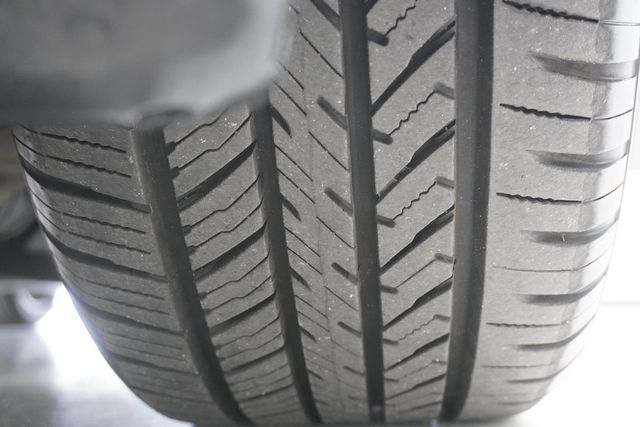 2017 Ford Fusion Hybrid SE FWD - 22978492 - 25