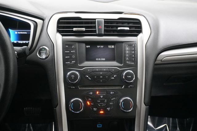 2017 Ford Fusion Hybrid S FWD - 22946430 - 16