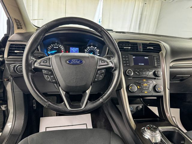 2017 Ford Fusion S - 23051256 - 11