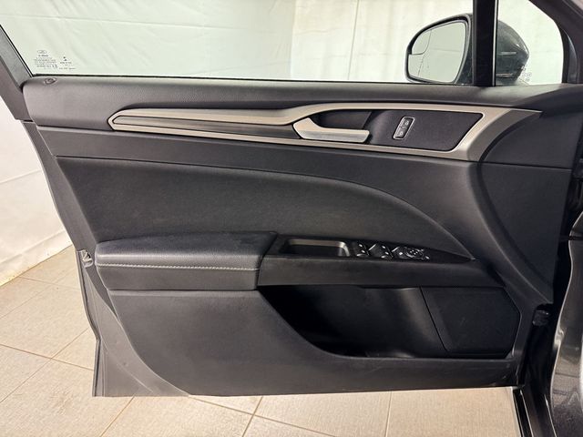 2017 Ford Fusion S - 23051256 - 12