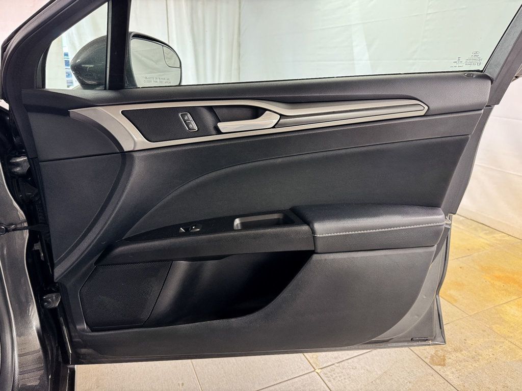 2017 Ford Fusion S - 23051256 - 15