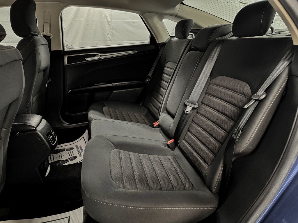 2017 Ford Fusion SE - 22935638 - 9