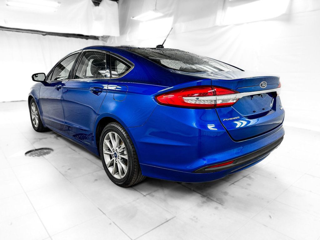 2017 Ford Fusion SE - 22935638 - 3