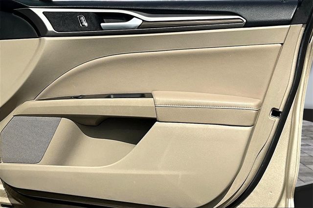 2017 Ford Fusion SE AWD - 22960474 - 15