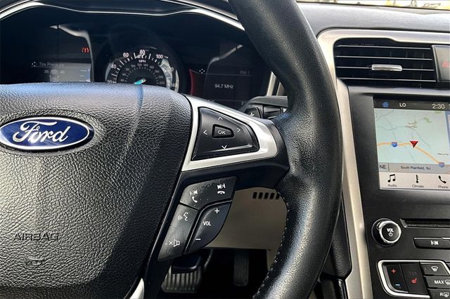 2017 Ford Fusion SE AWD - 22960474 - 21