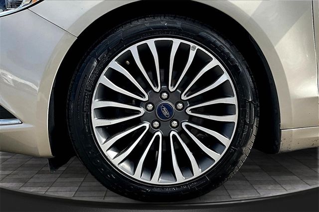 2017 Ford Fusion SE AWD - 22960474 - 35