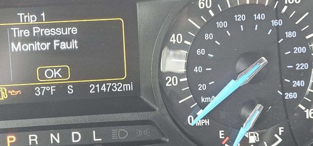 2017 Ford Fusion SE FWD - 22985468 - 8