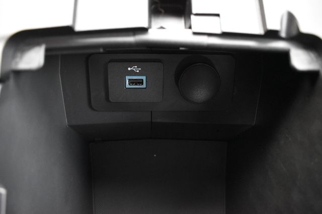 2017 Ford Fusion SE FWD - 22948645 - 12