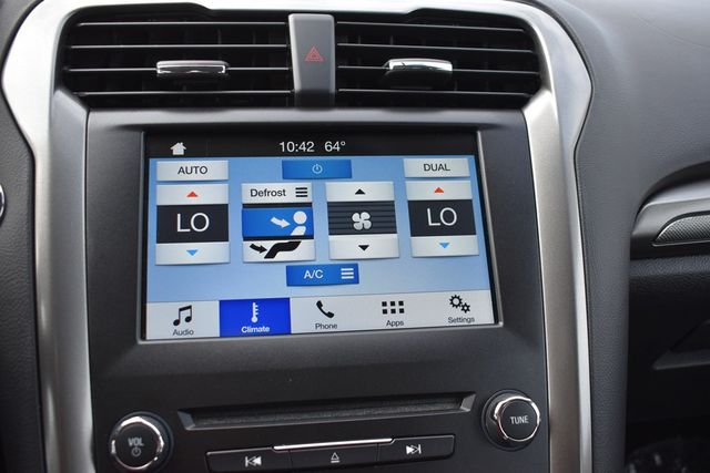 2017 Ford Fusion SE FWD - 22948645 - 16