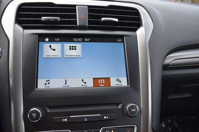 2017 Ford Fusion SE FWD - 22948645 - 17